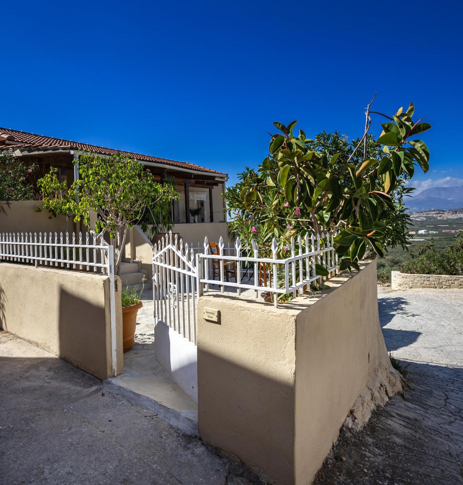 Serenity View - Traditional Village Apartment Kouses Exteriör bild