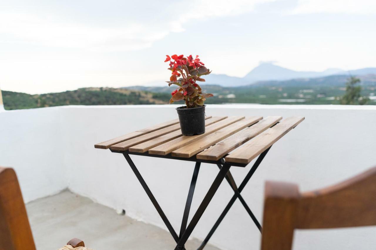 Serenity View - Traditional Village Apartment Kouses Exteriör bild